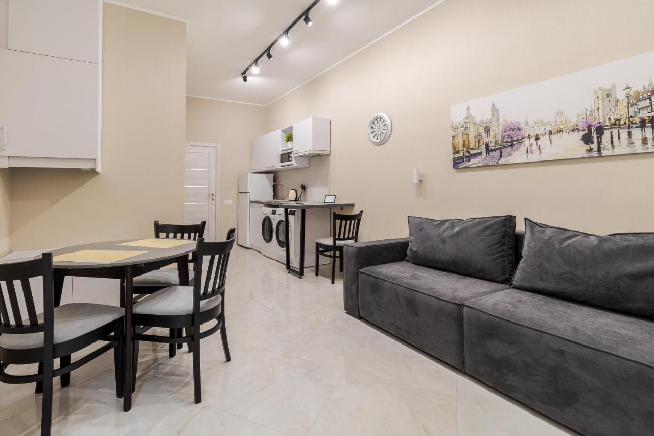Luxury Flat In Downtown 2 Apartment Lviv Luaran gambar