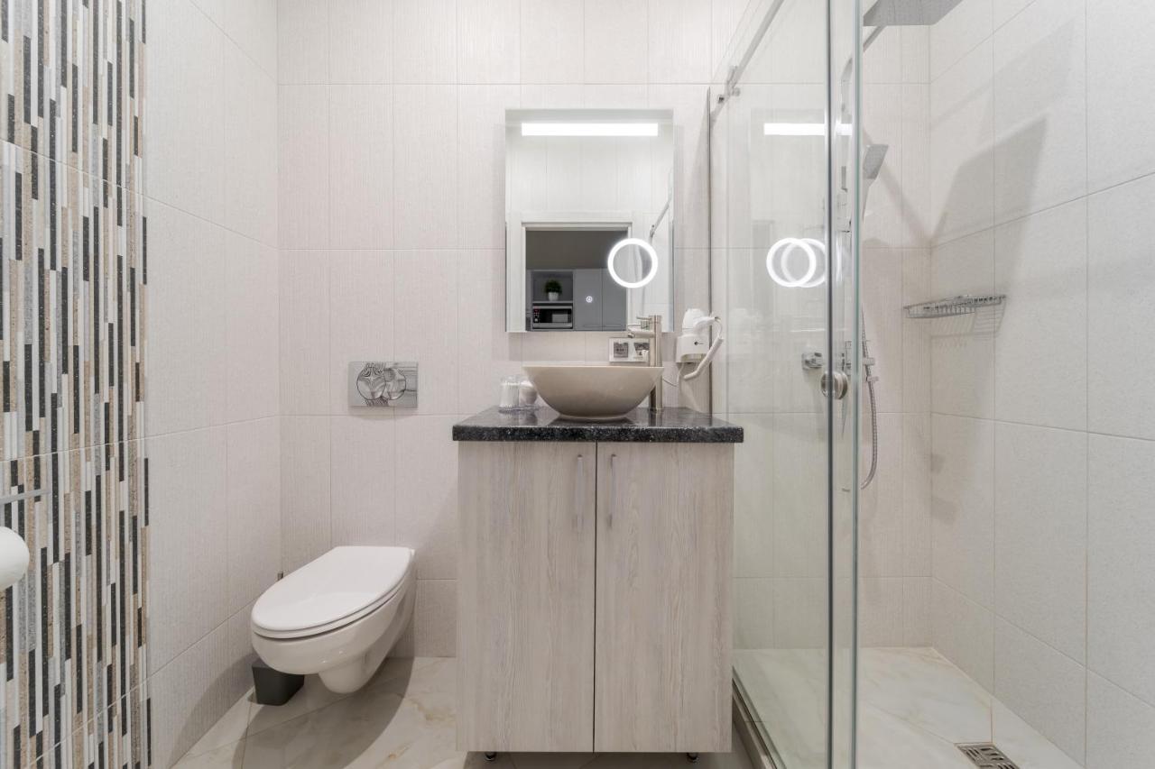 Luxury Flat In Downtown 2 Apartment Lviv Luaran gambar